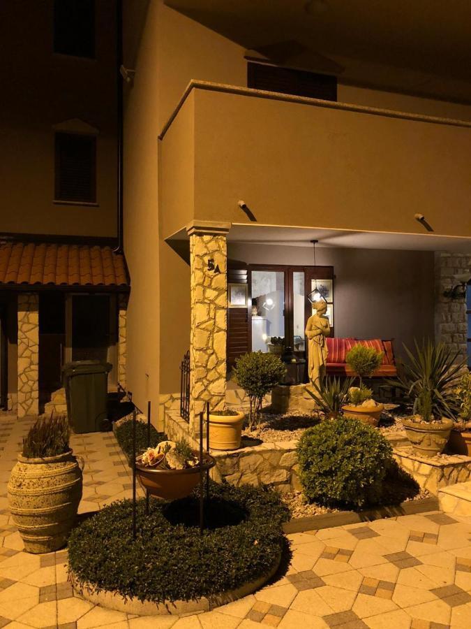 Casa Perla Holidays Nocleg ze śniadaniem *